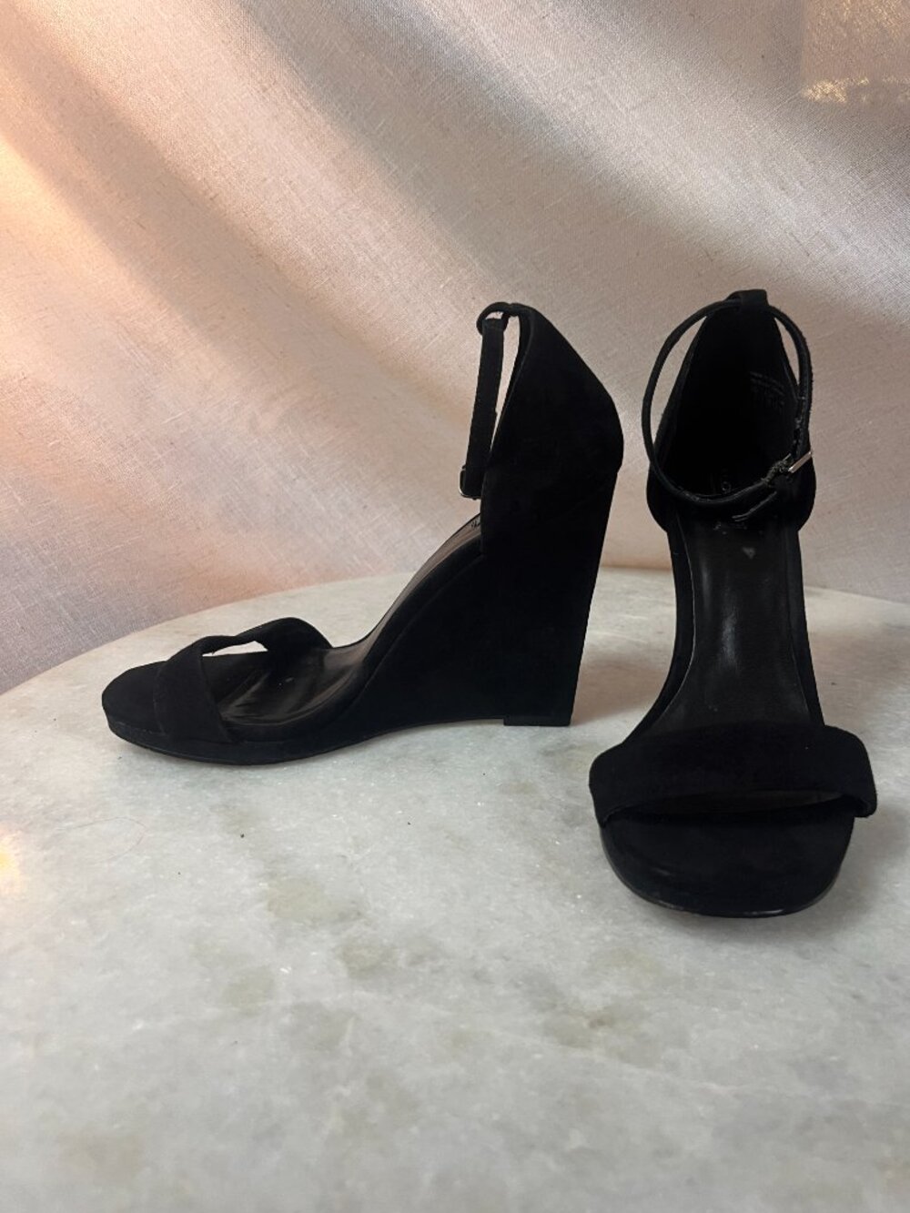 Aldo Black Faux Suede Wedge Sandal Ankle Strap Open Toe | Size 7